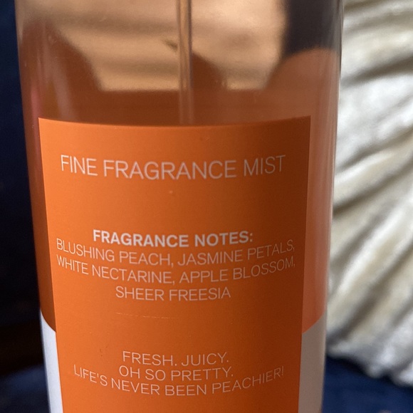 BATH & BODY WORKS SET. . . PRETTY AS A PEACH SCENT - Picture 4 of 6